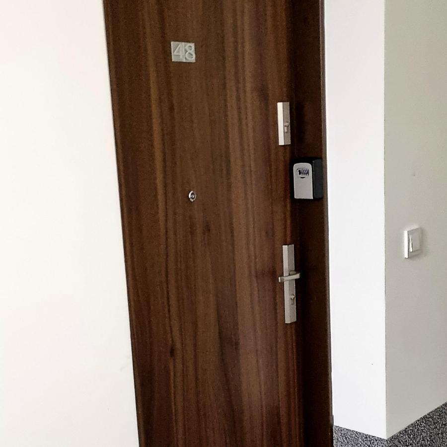 Apartament Apple - Wróblewskiego Prywatne Miejsce Parkingowe