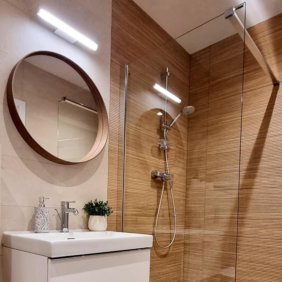 Apartment Apple - Wroblewskiego Prywatne Miejsce Parkingowe Lodz (Lodz)
